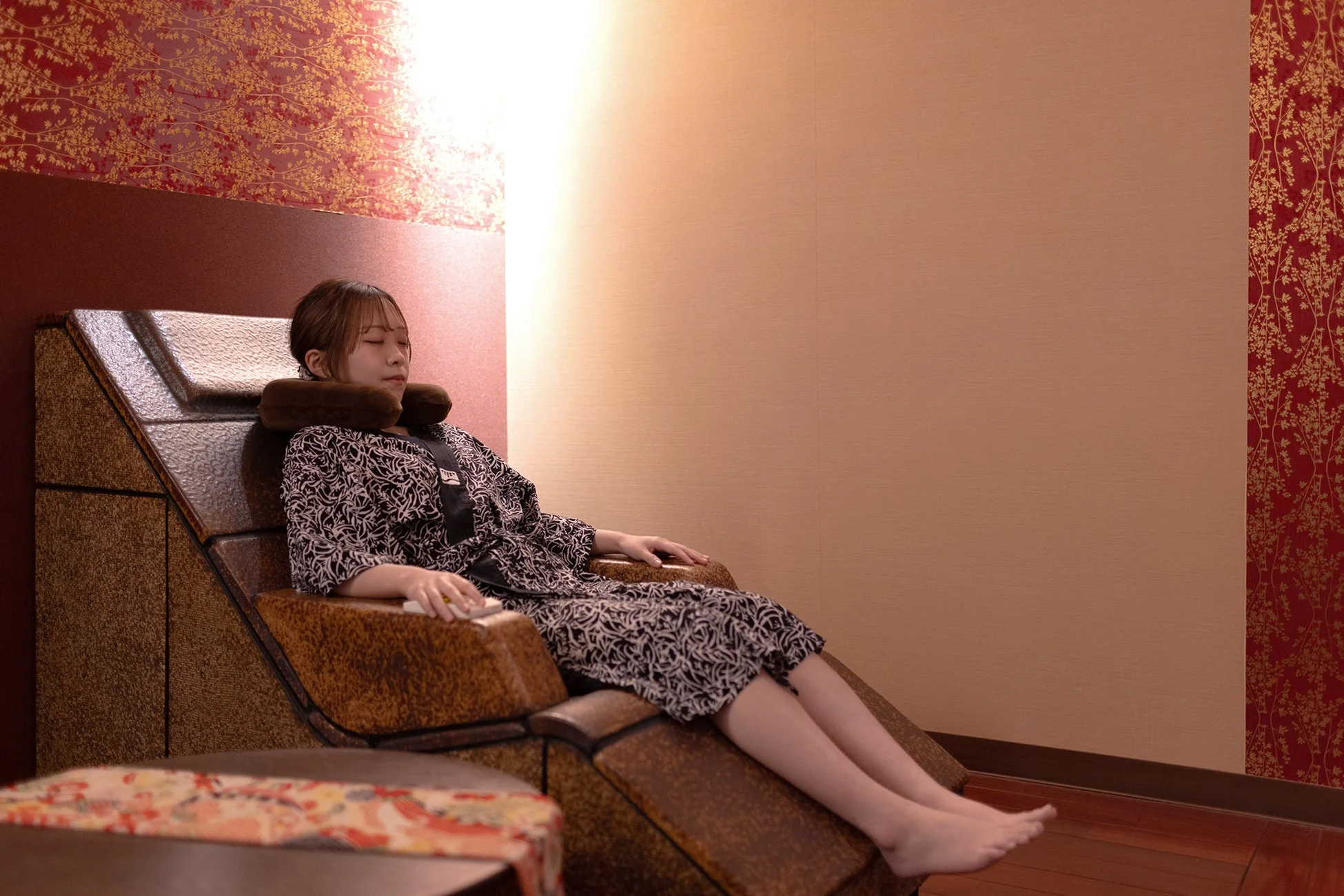 リラックスする女性