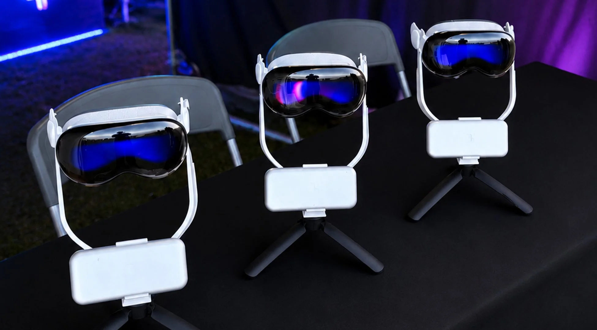 Apple Vision Proデバイスの展示