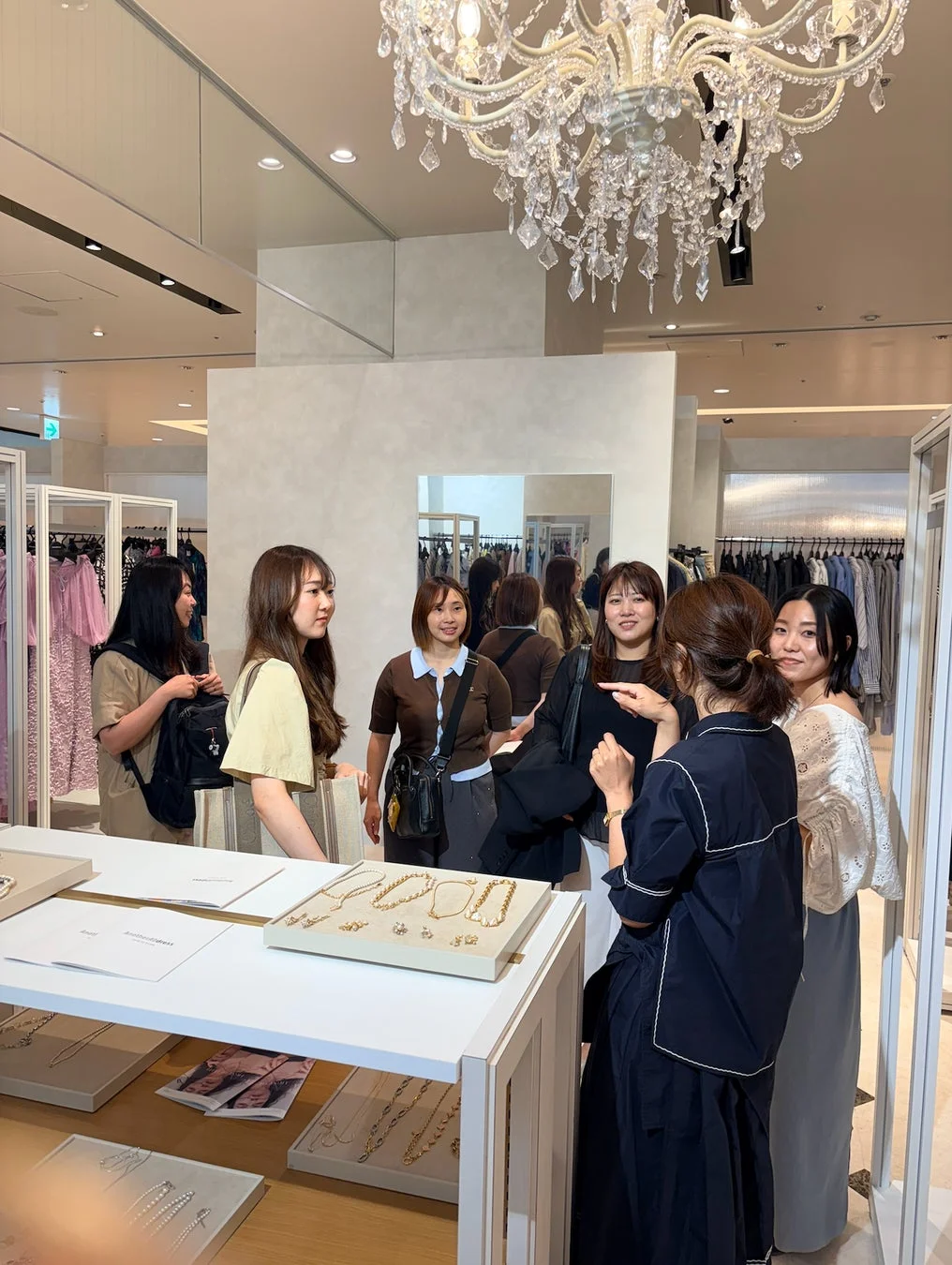 イベントでの交流の様子1