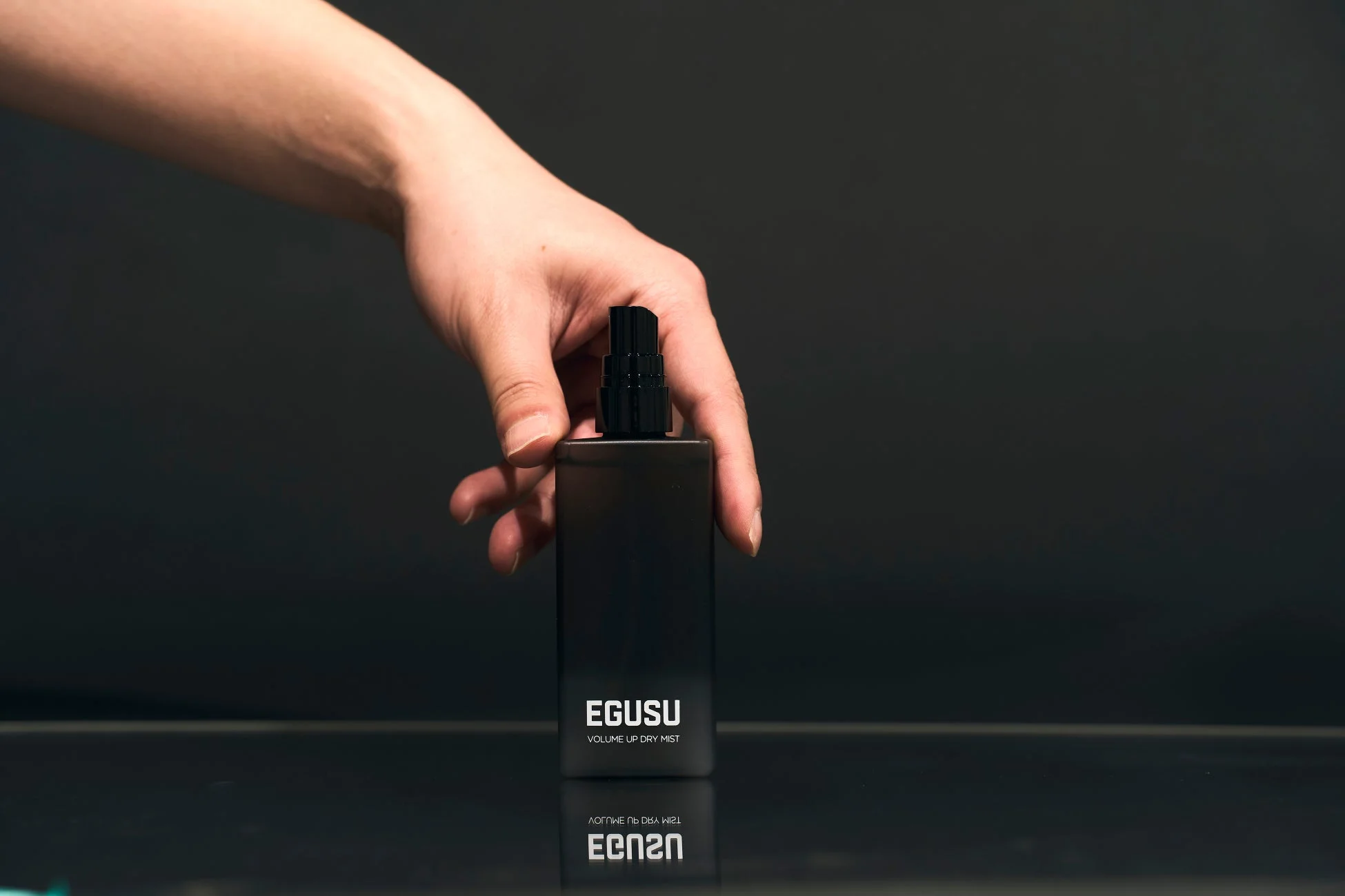 EGUSU VOLUME UP DRY MIST ボトル