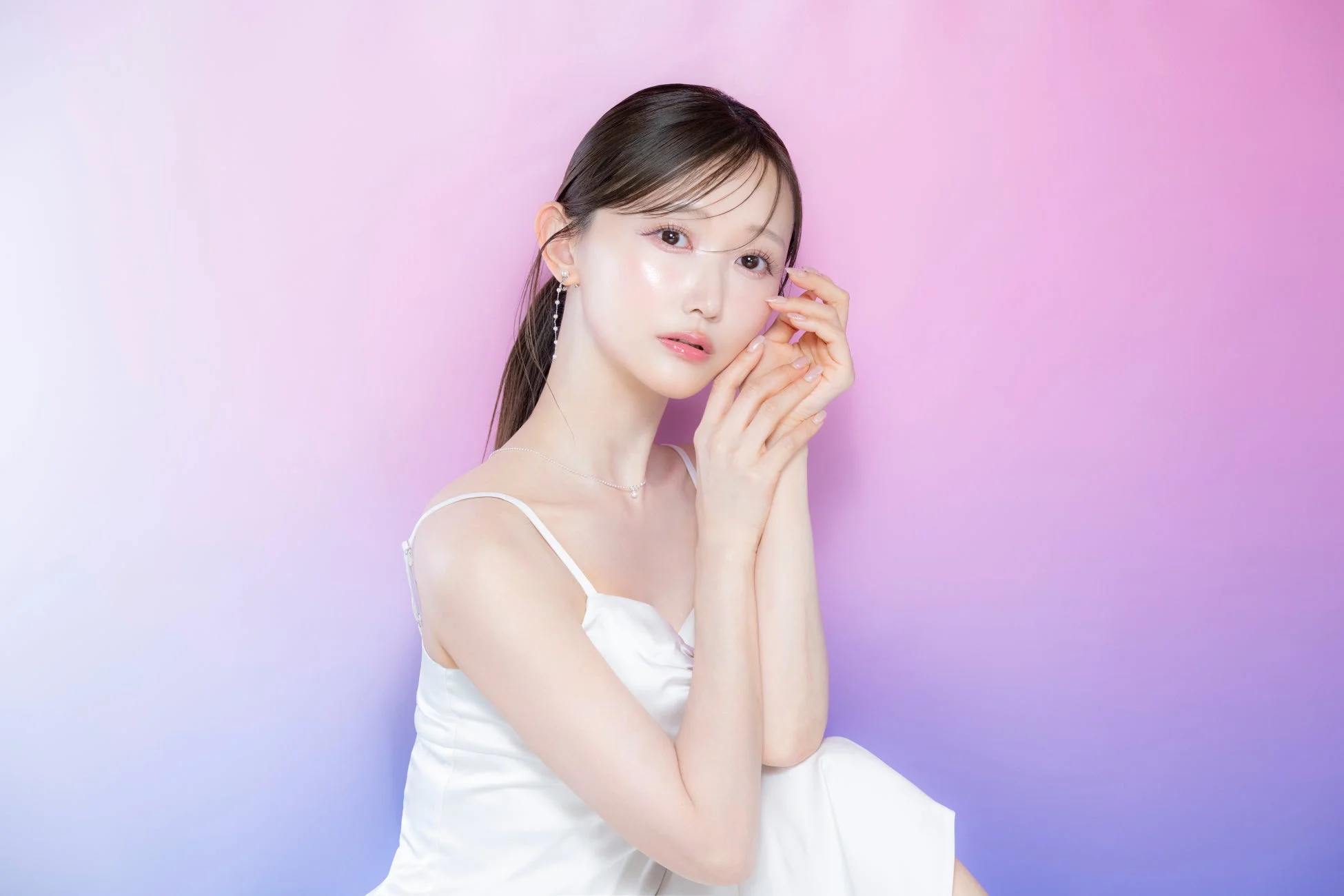 菅野結以氏のポートレート