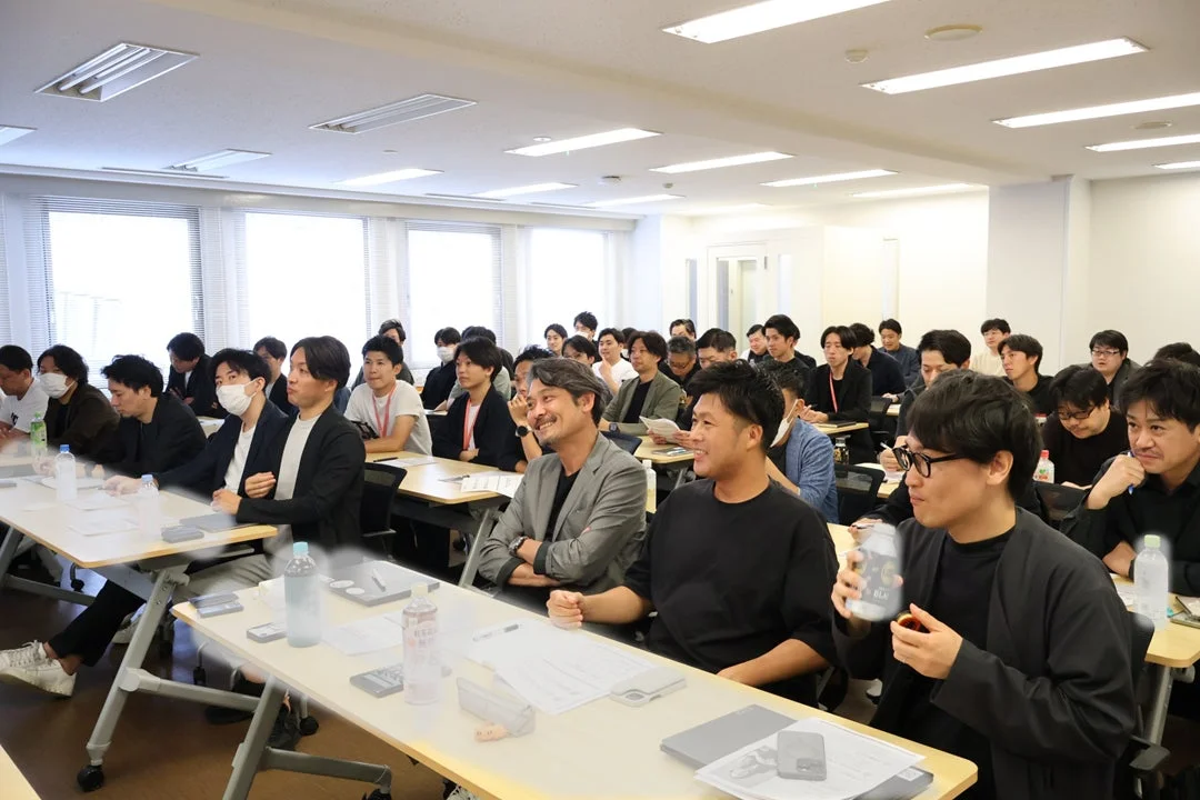 研修に参加する男性管理職