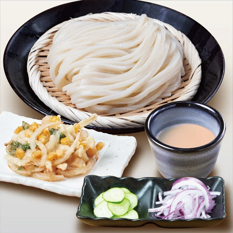 ごまだれうどんと小柱・とうもろこしのかき揚げ