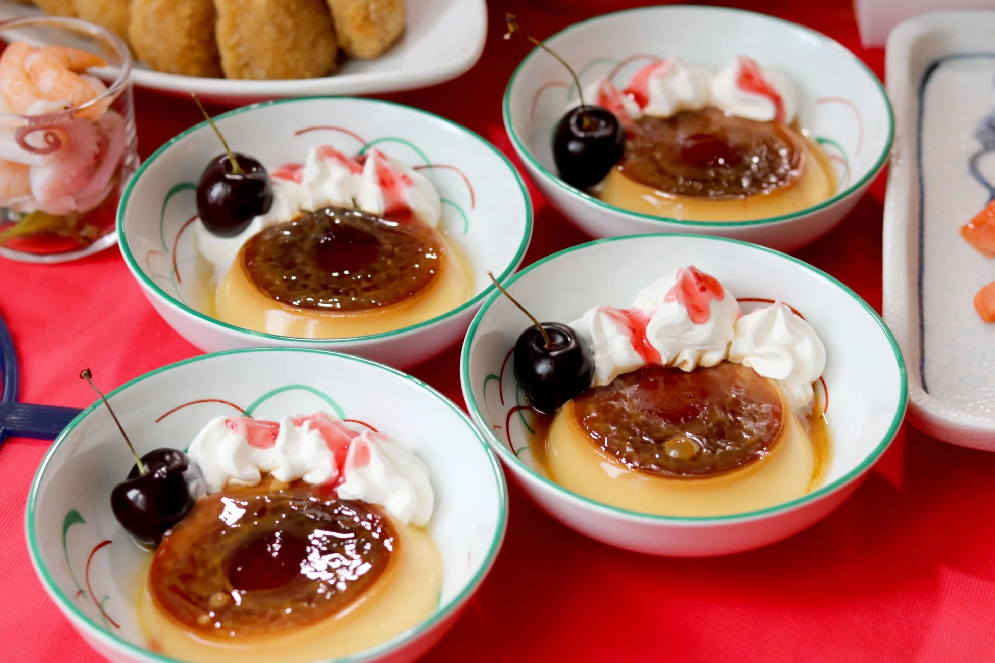 プリンや揚げ物などの料理