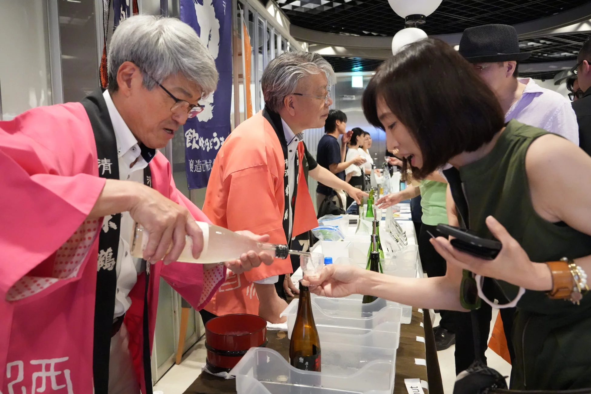 日本酒試飲会の様子
