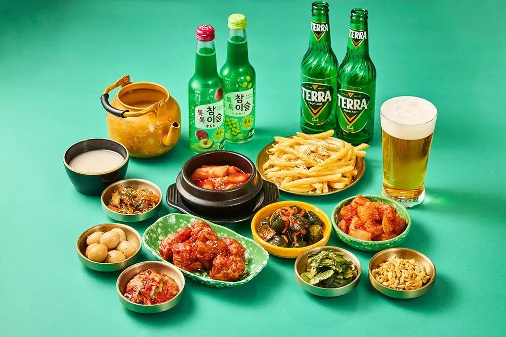韓国料理とドリンクの画像