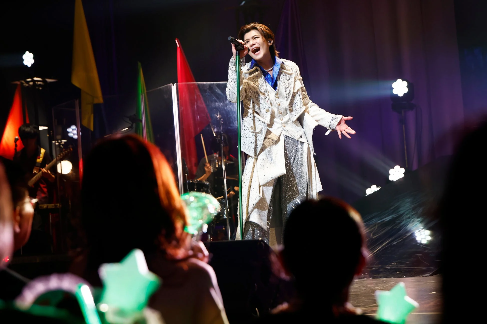 新浜レオン ライブパフォーマンス