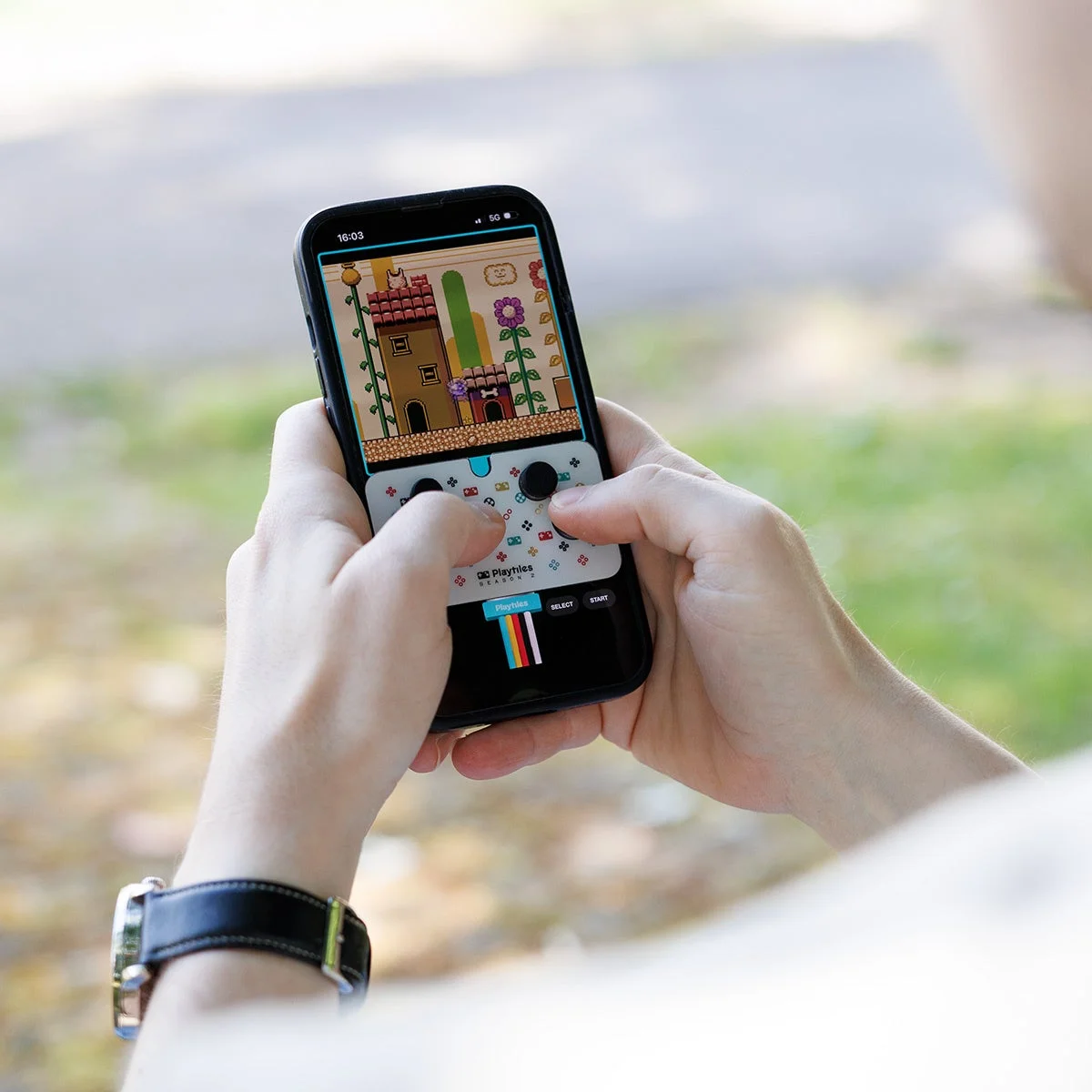 Playtiles使用中のスマートフォン