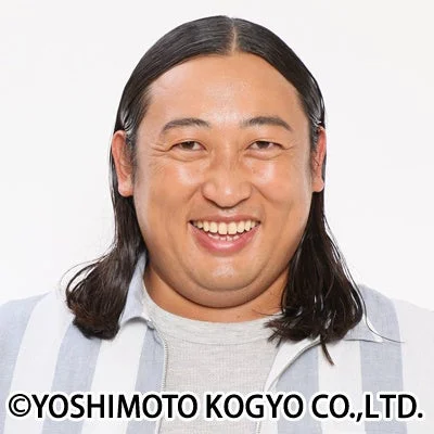 ロバート秋山竜次さんのポートレート