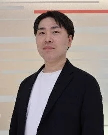 植草 康之氏