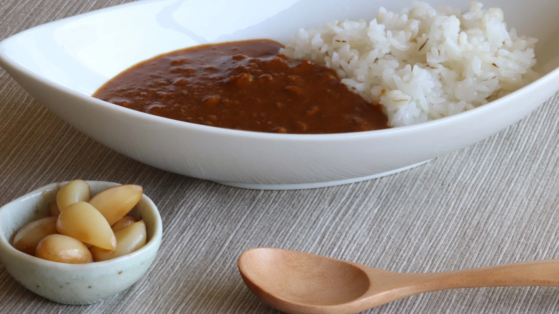 カレーライスとラッキョウ