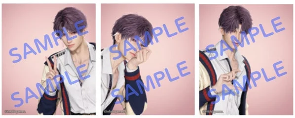 紫色の髪と白いシャツを着た男性キャラクターのバストアップポートレートが3枚並んでいます。それぞれ異なるポーズをとっており、ピンクの背景に「SAMPLE」の透かしが入っています。