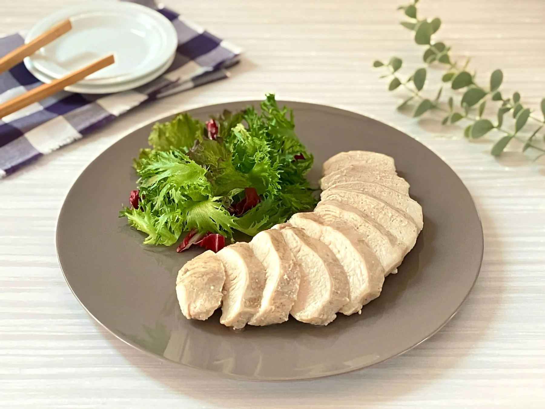 鶏むね肉のサラダ