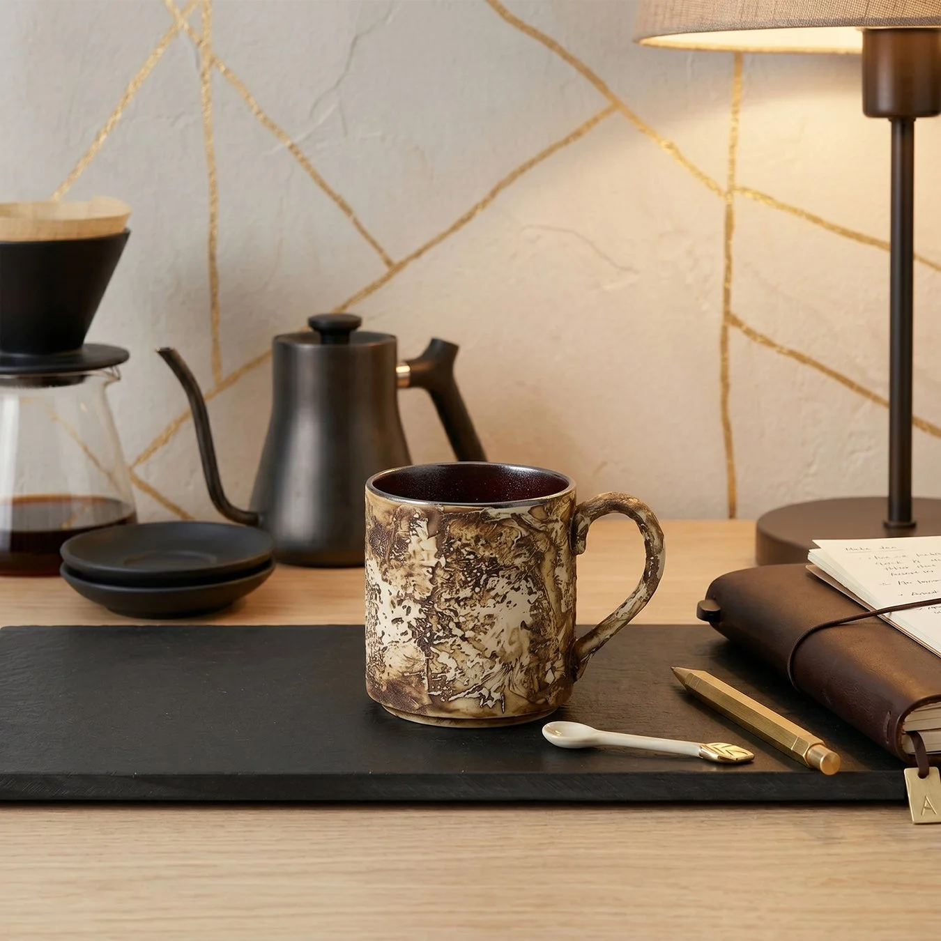 コーヒーカップと器具