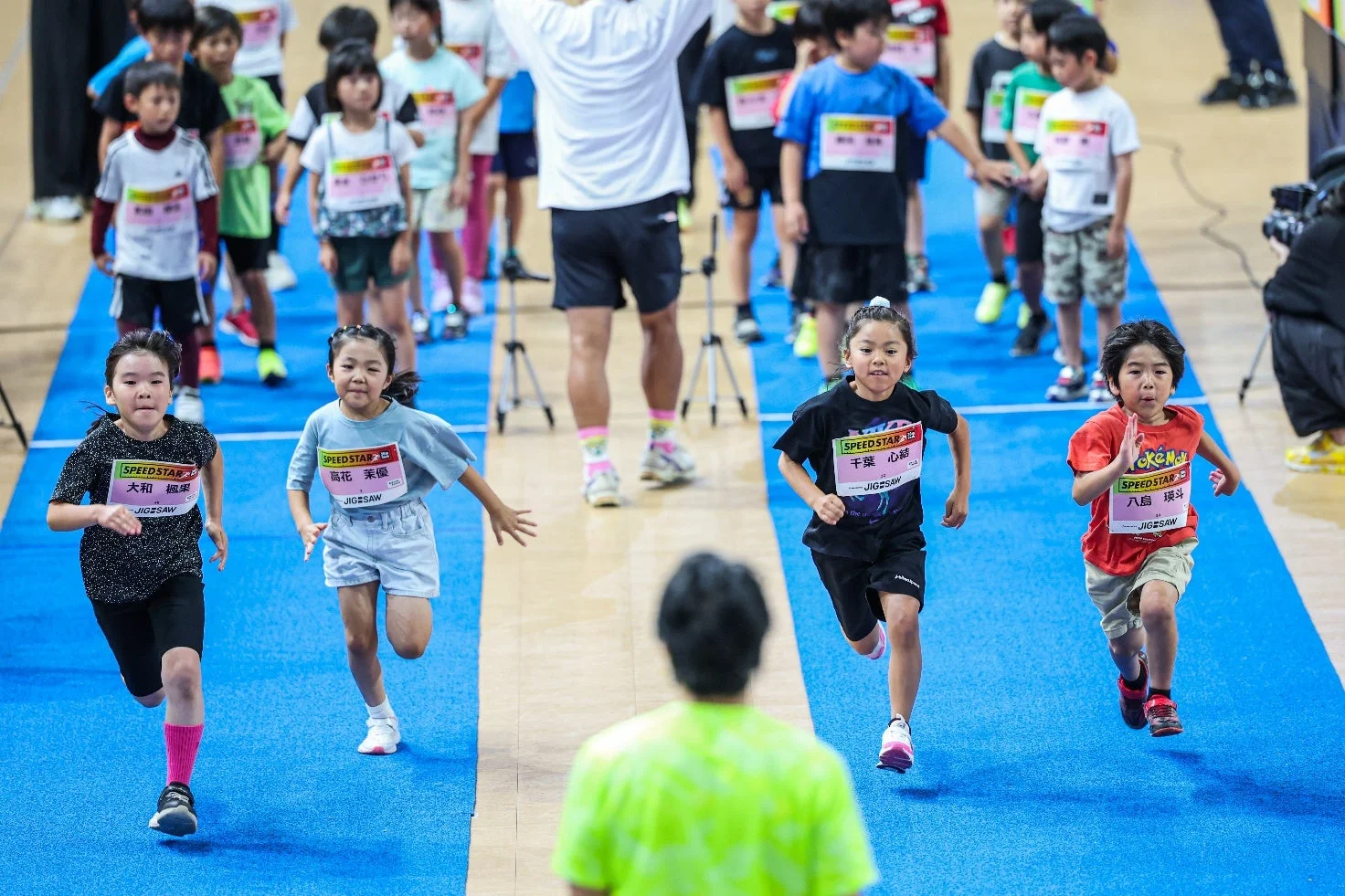 子供たちの徒競走の様子