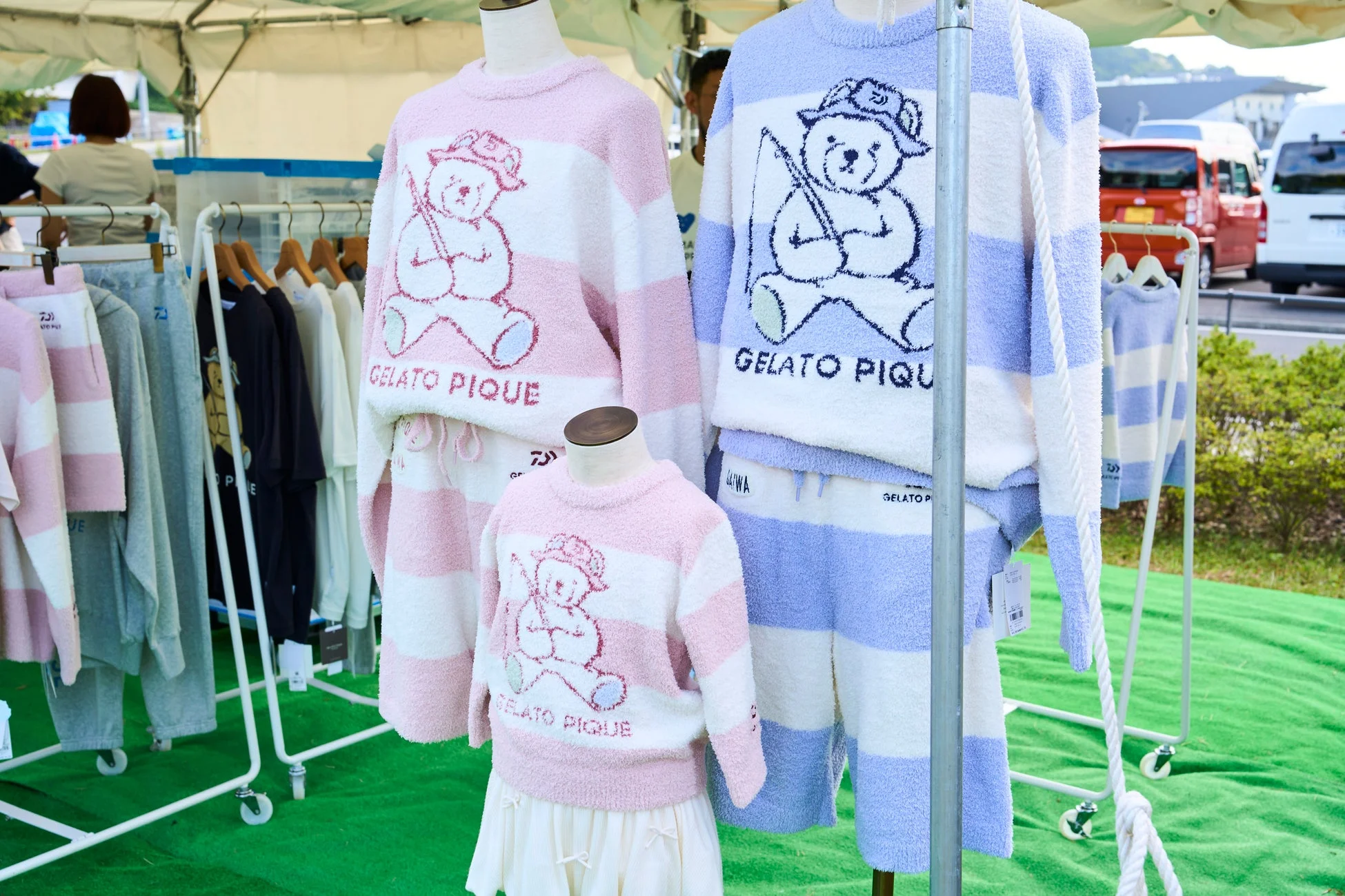 gelato piqueとemmiのコラボアイテム展示