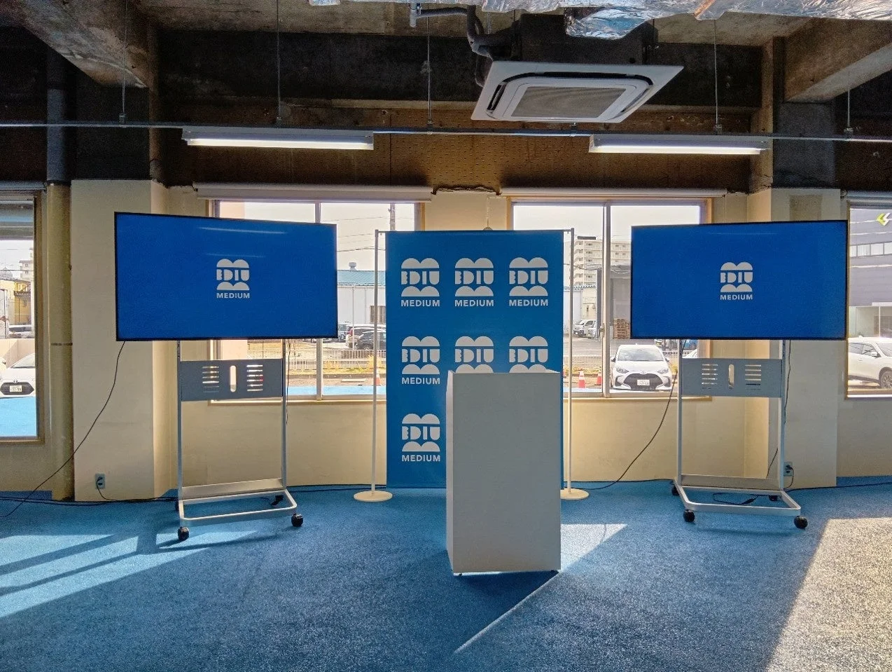 MEDIUM会場