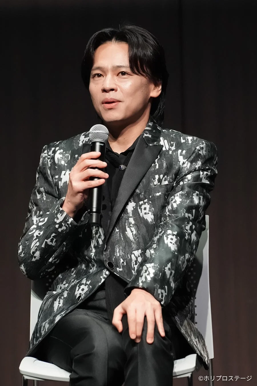 中川晃教さんのコメントシーン