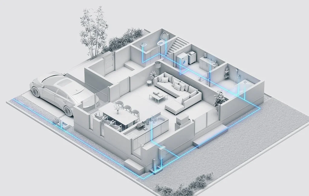 家全体の3Dアイソメトリック図で、リビング、キッチン、バスルームなどの間取りが詳細に描かれています。青い線は、家の中を巡る配管やスマートホームシステムを示唆しており、現代的な住宅の設備配置を視覚化しています。
