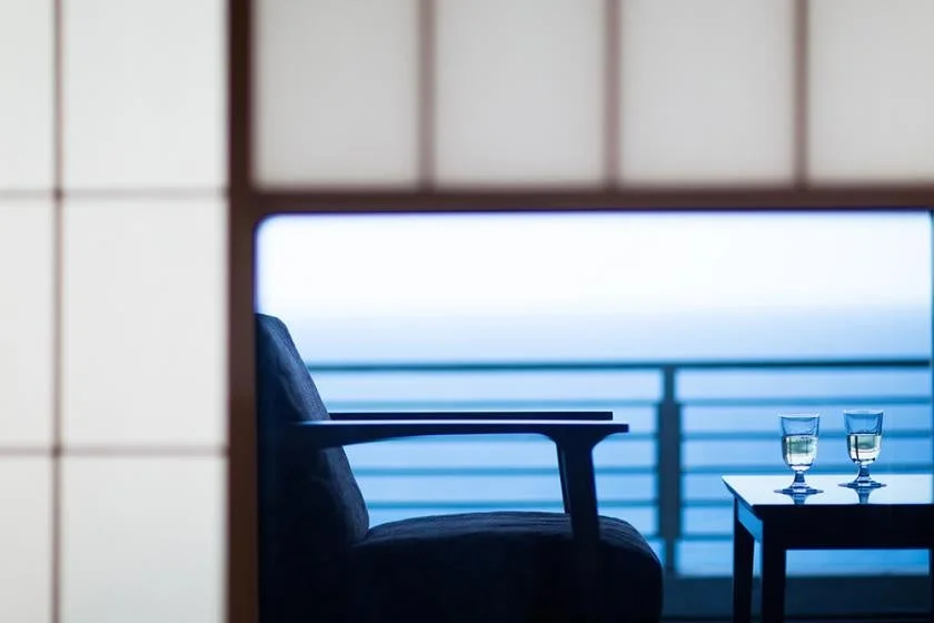 海を望む和室