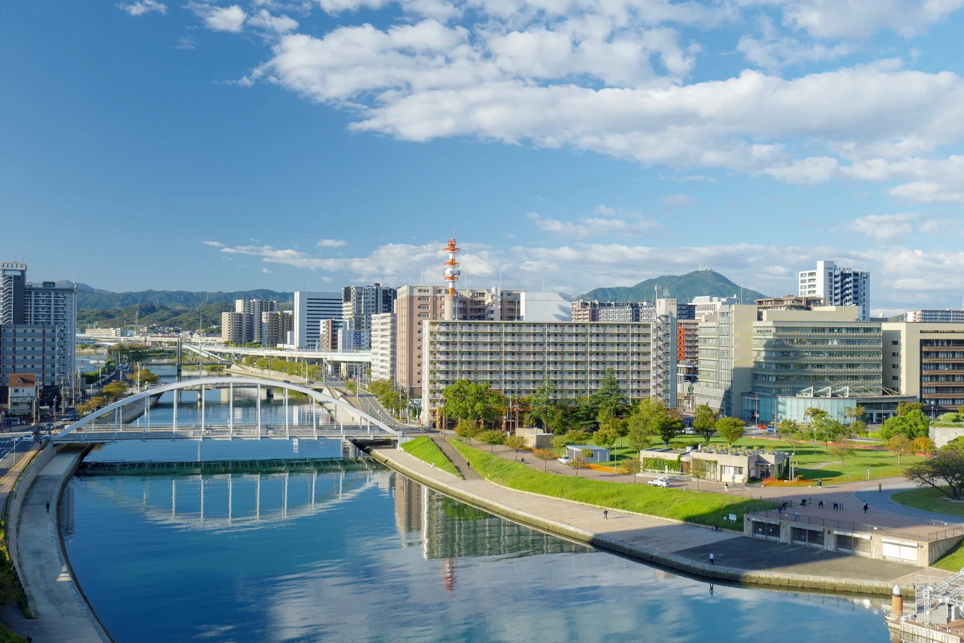 都市と川と橋