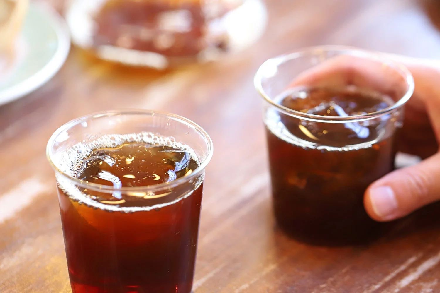 アイスコーヒーを楽しむ様子