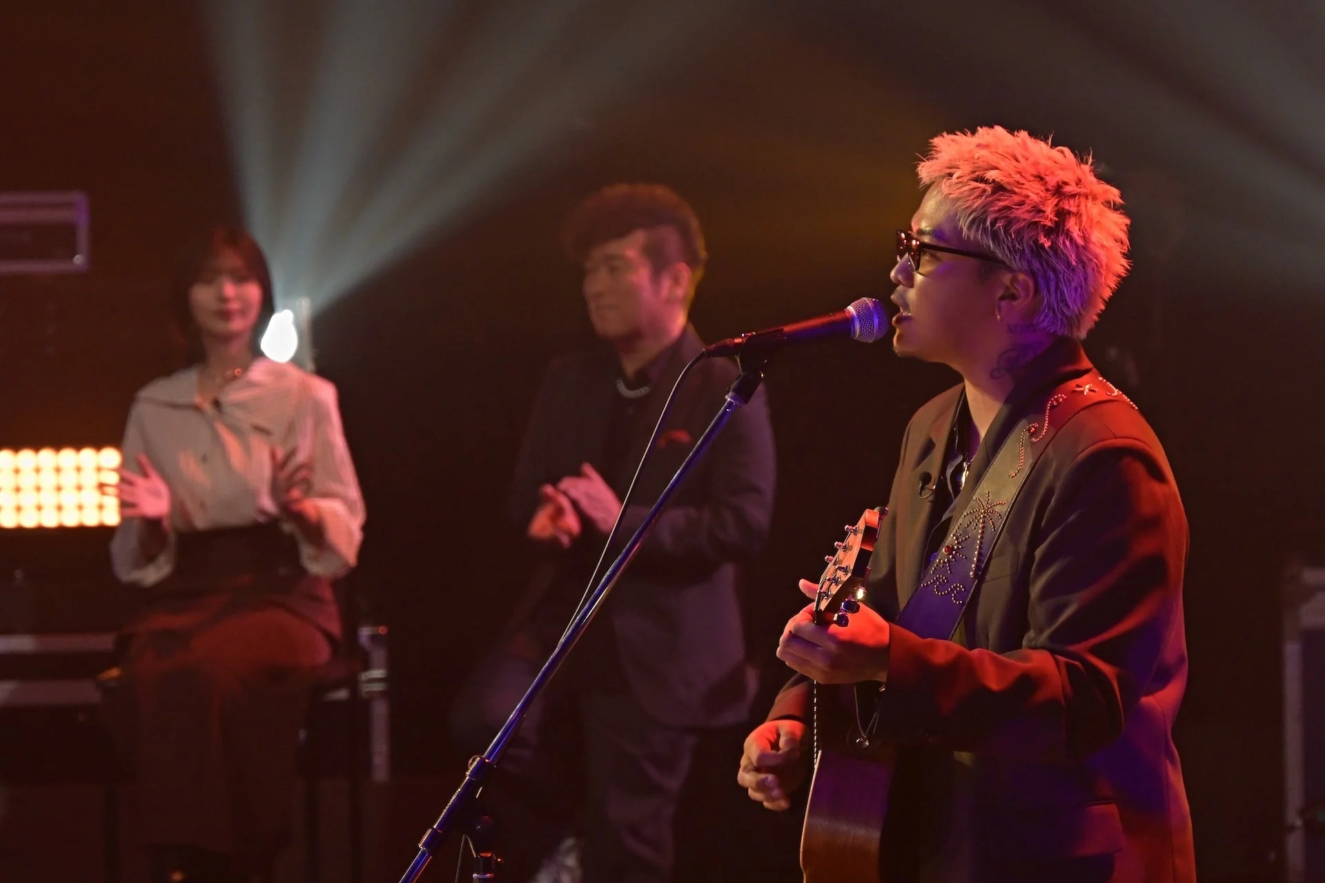KAZのアコースティックギター演奏