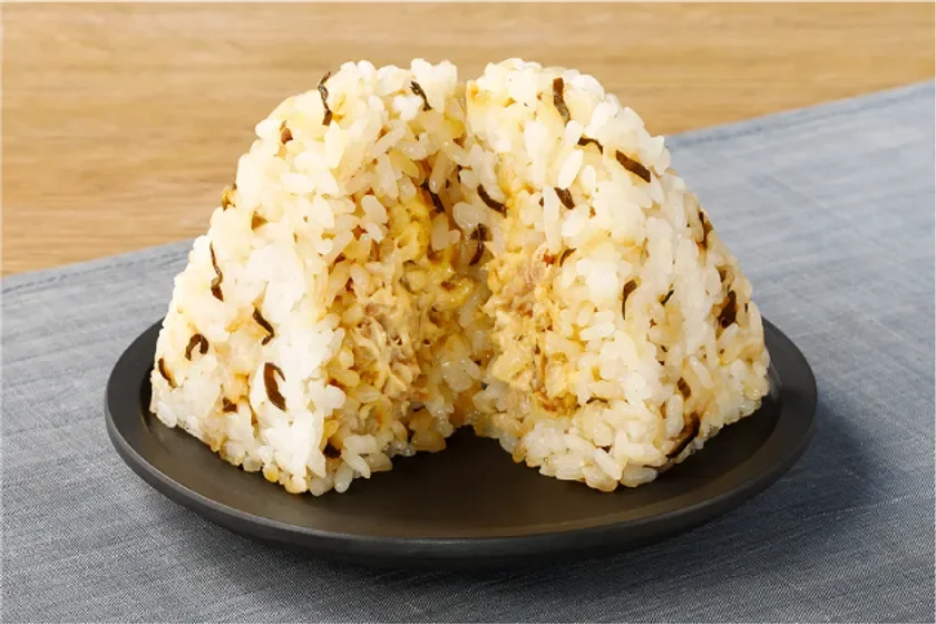 塩こんぶごはん 牛そぼろと卵黄