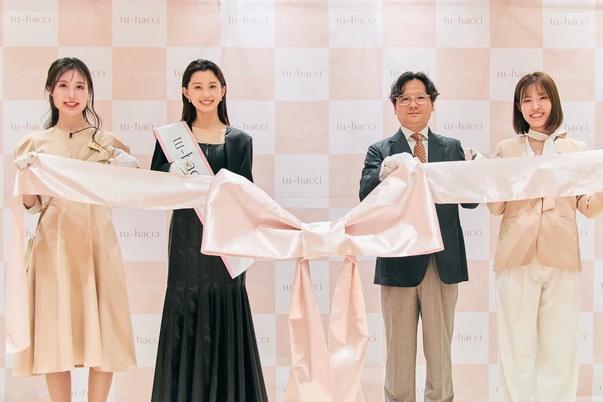 リボンカットセレモニーの様子