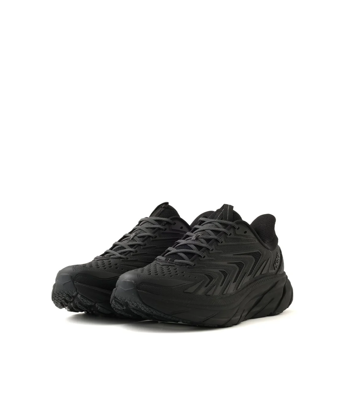 黒いHOKAスニーカー