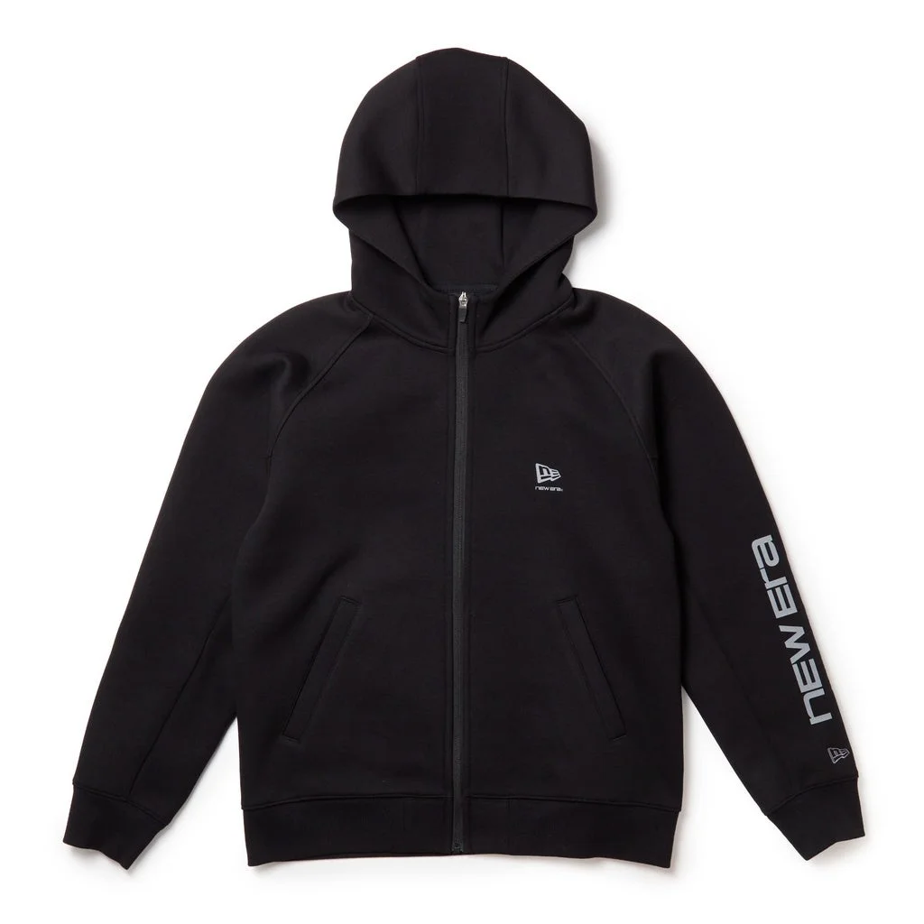 New Eraブランドの黒いジップアップフーディー