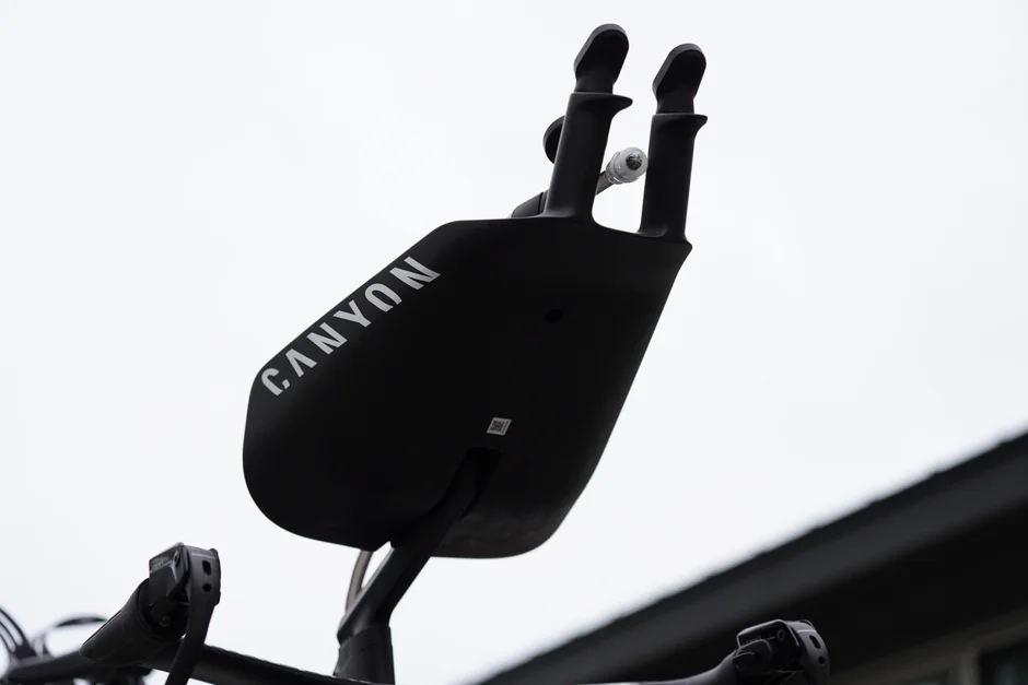 Canyonブランドのタイムトライアルバイクまたはトライアスロンバイクのコックピット部分