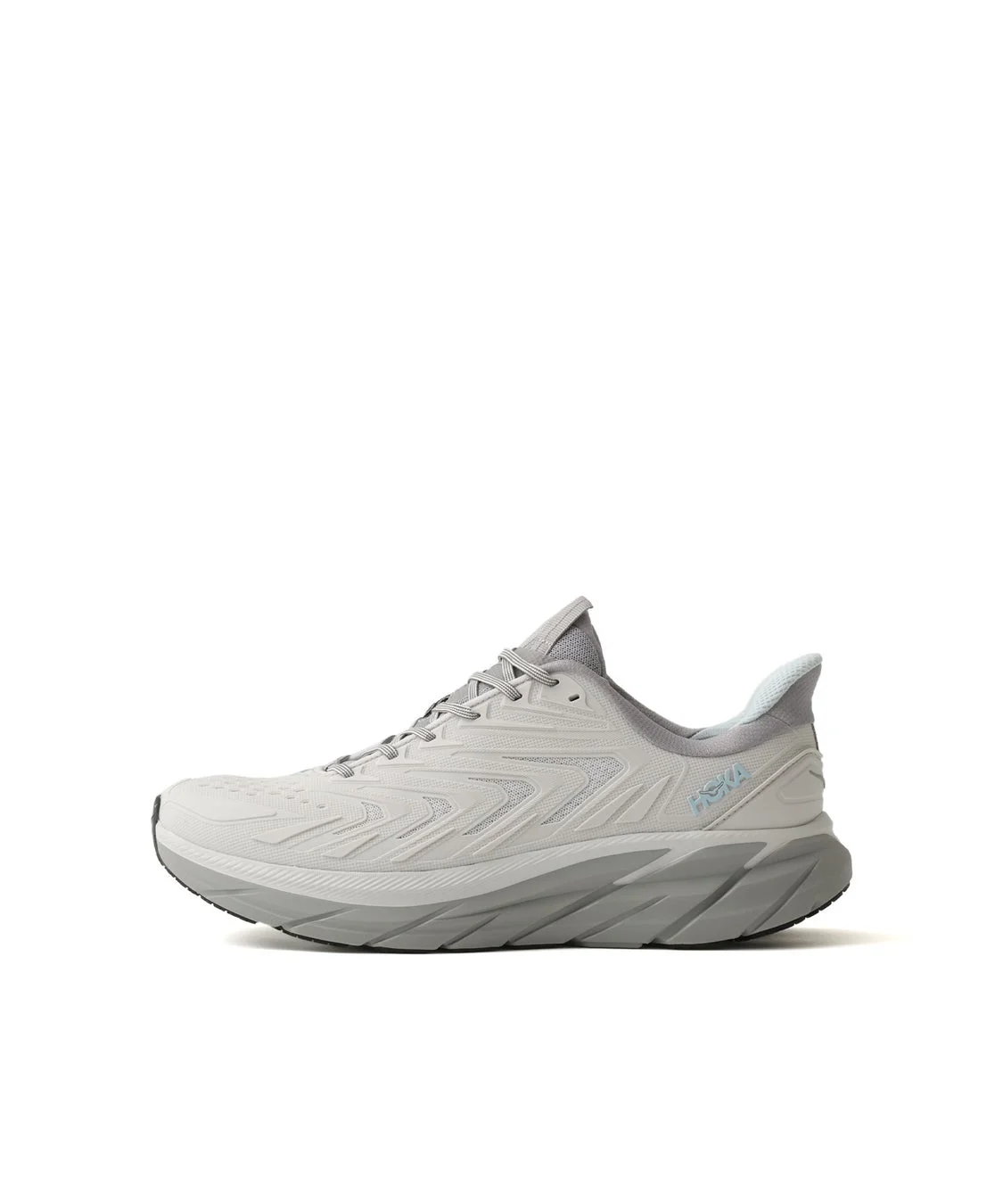 ライトグレーのHOKAスニーカー