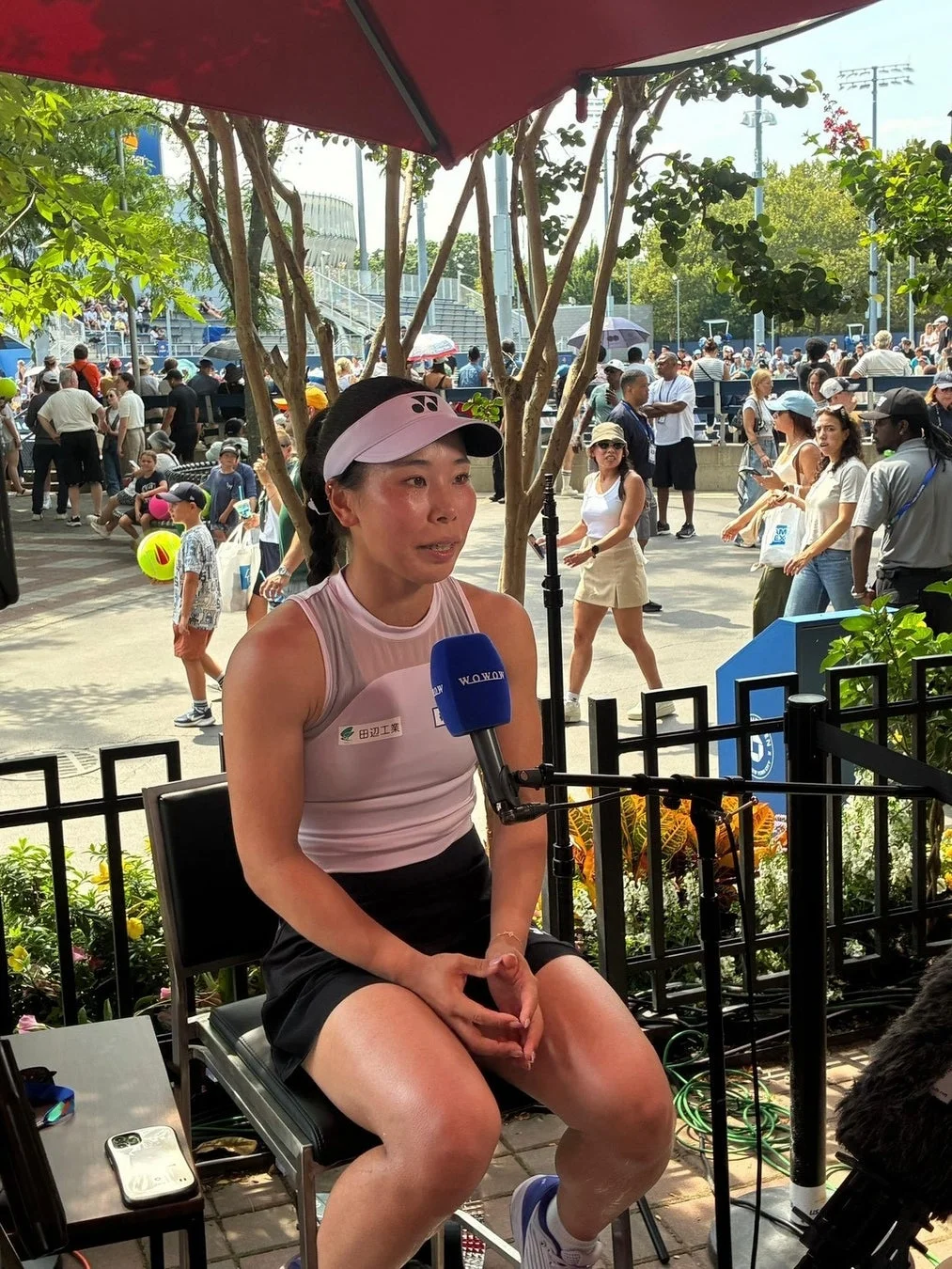 インタビューに応じる坂詰姫野選手