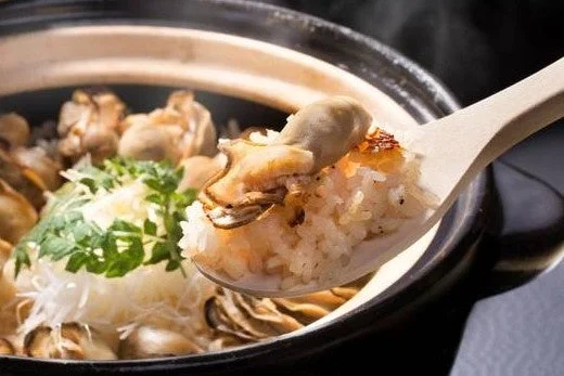 牡蠣の釜めし
