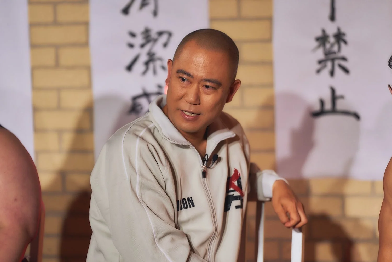 男性