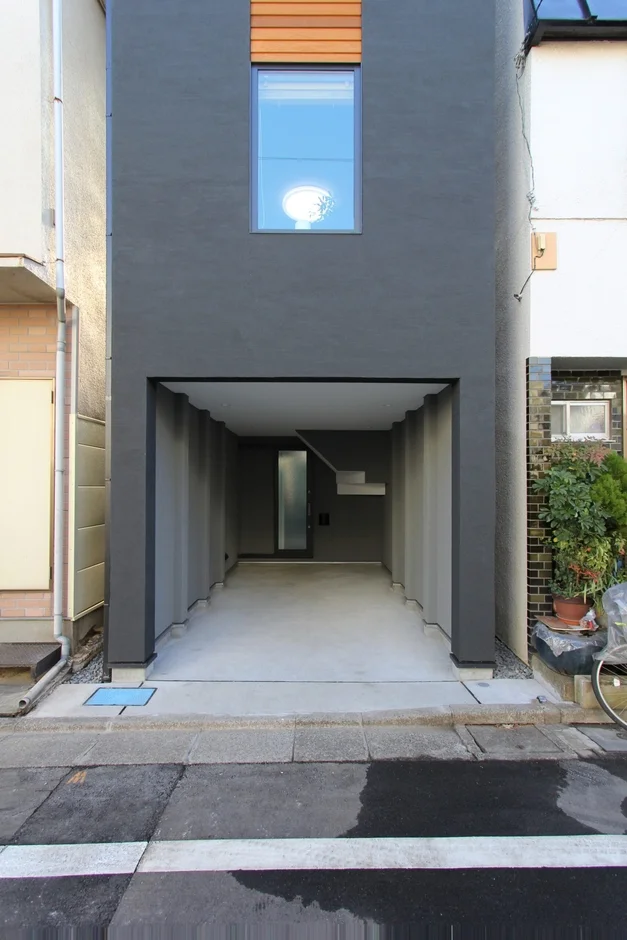 都市型住宅のガレージ