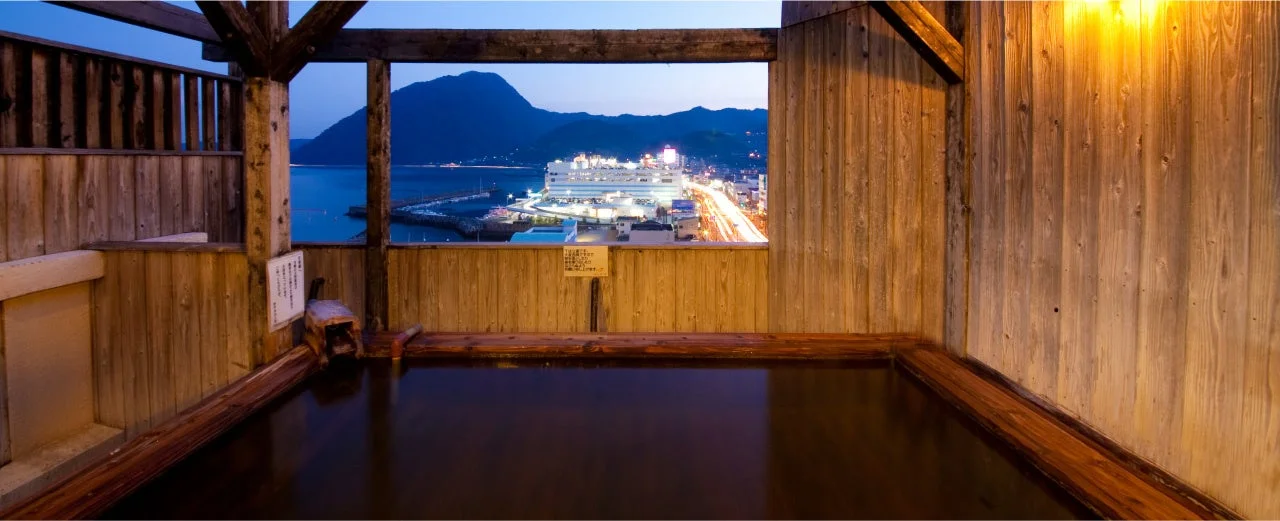 別府ホテルエール屋上露天風呂からの夜景