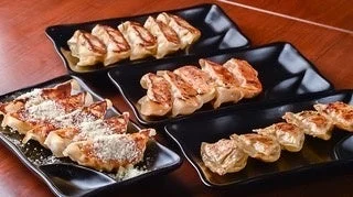餃子の盛り合わせ