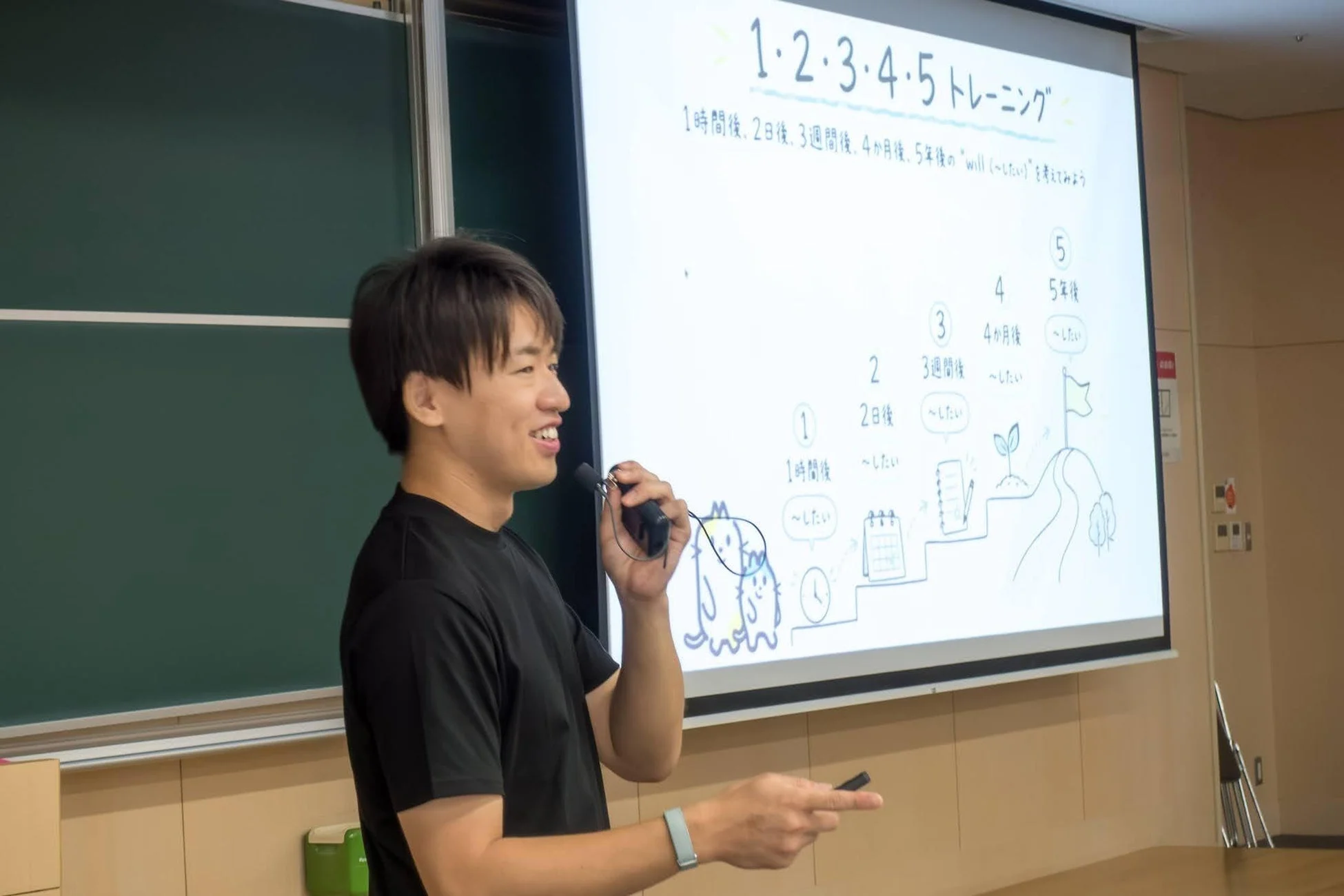 プレゼンテーション中の杉本真二氏