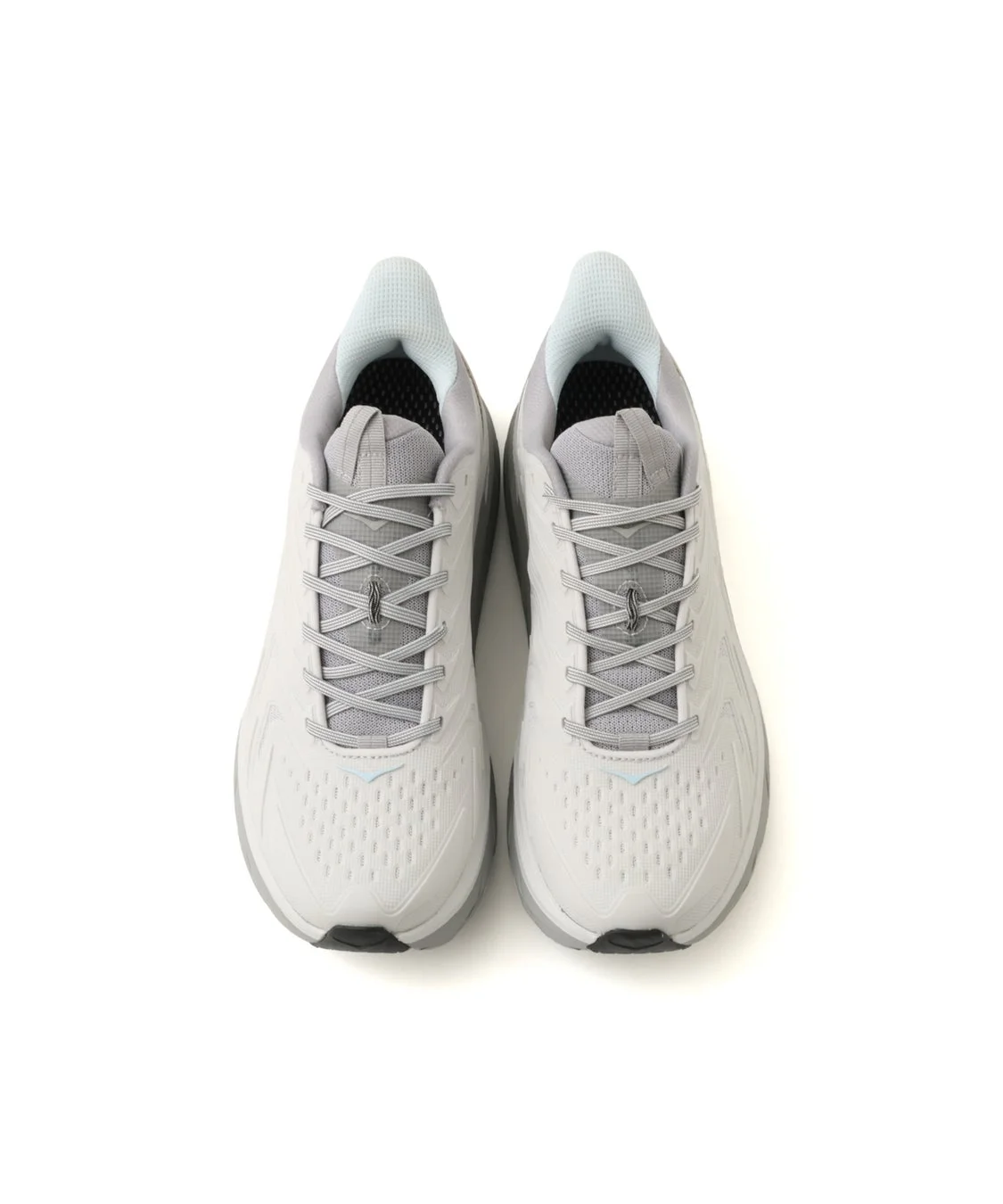 グレーと白のHOKAスニーカー