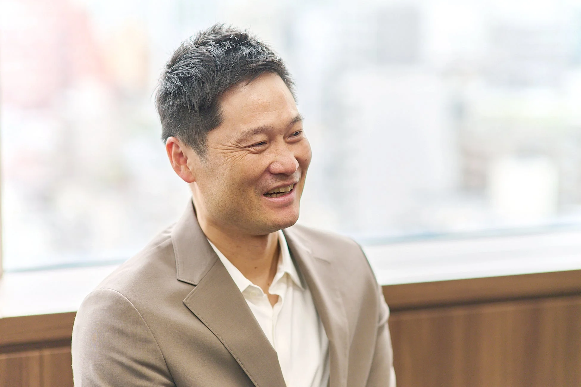 対談中の国枝慎吾氏