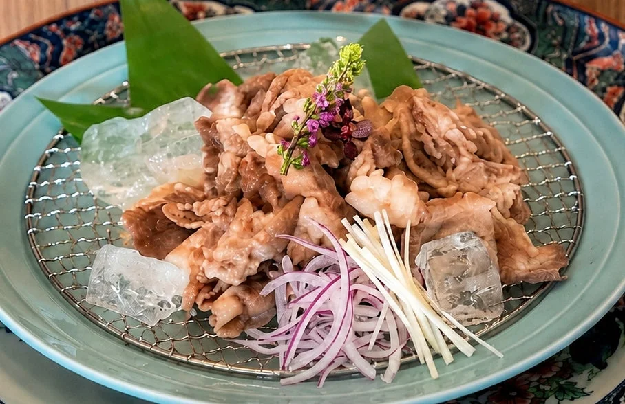 冷製の内臓肉料理