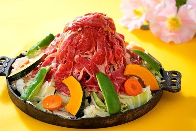 鉄鍋に盛り付けられたジンギスカン