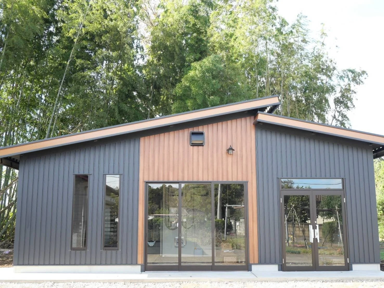 千葉県内の自社工房。ここで少量ずつ、手作業で焼き上げています。