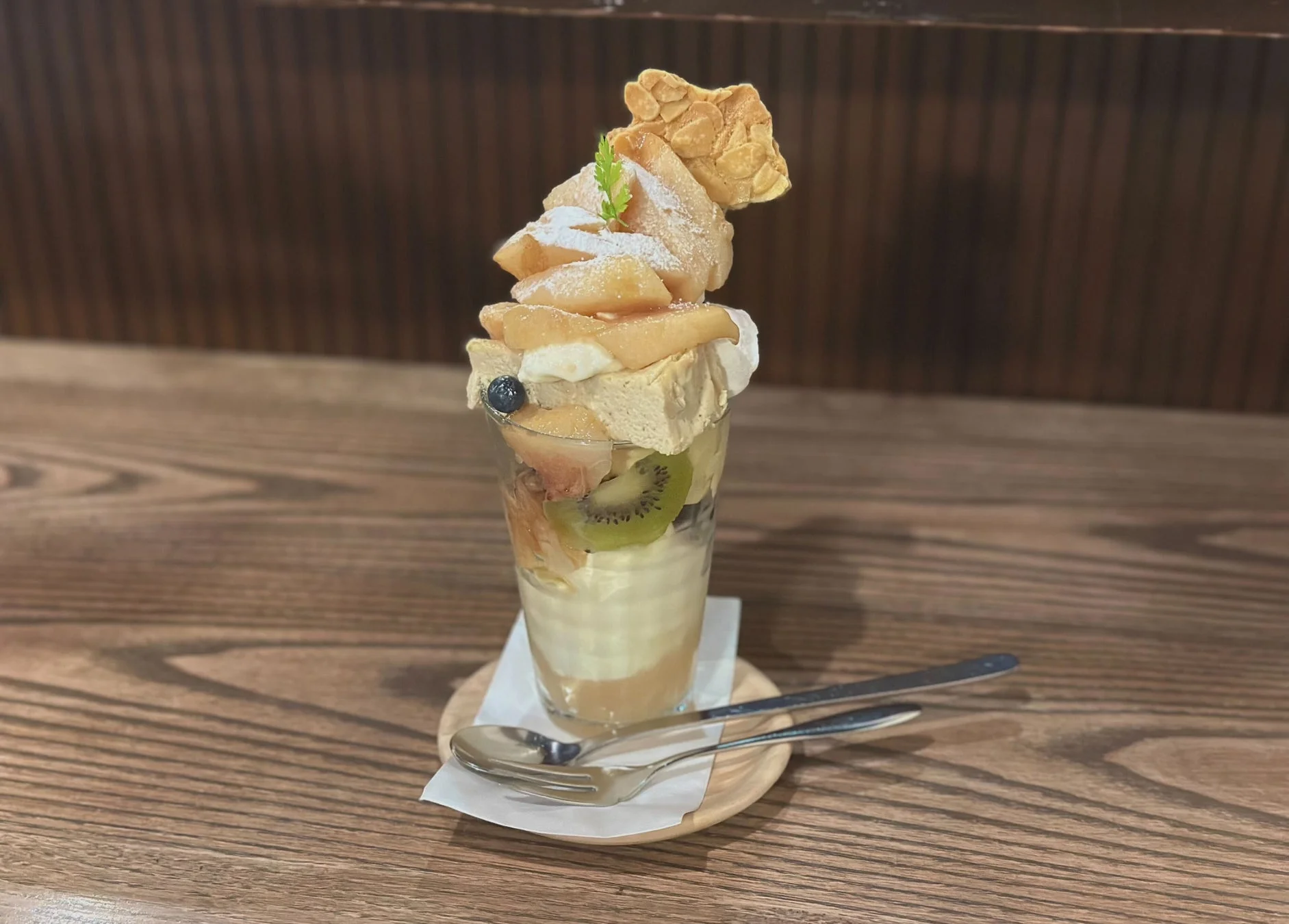 喫茶ほんまちのパフェ