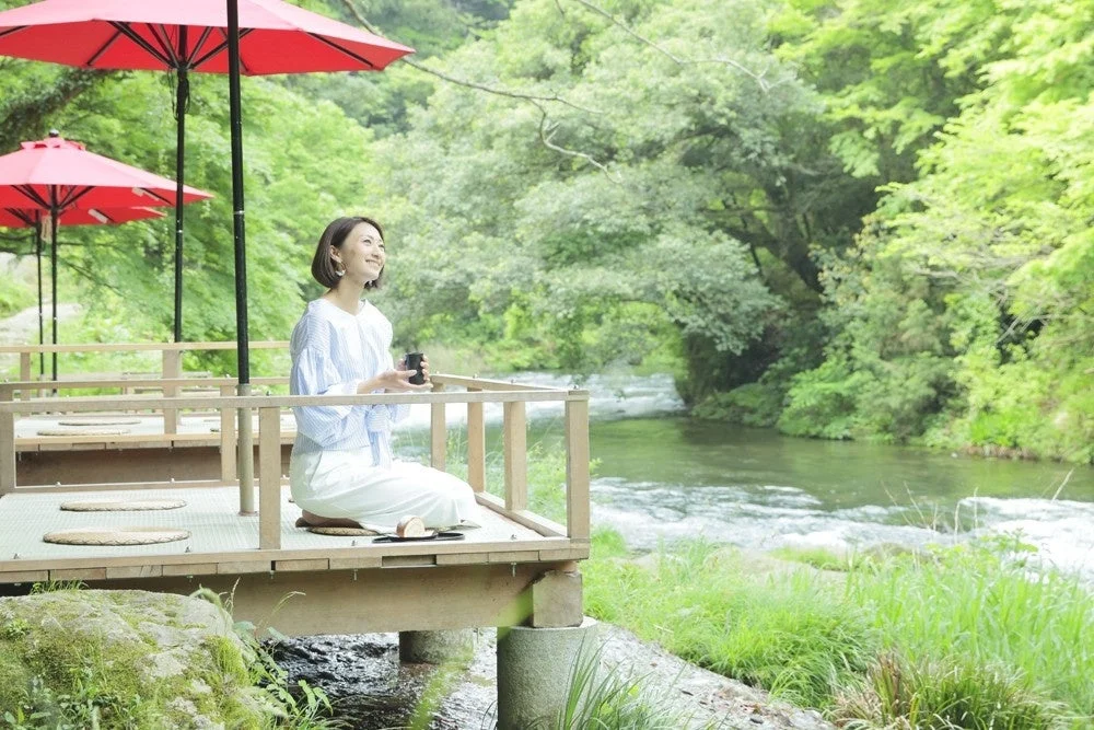 山中温泉の川沿いのテラス