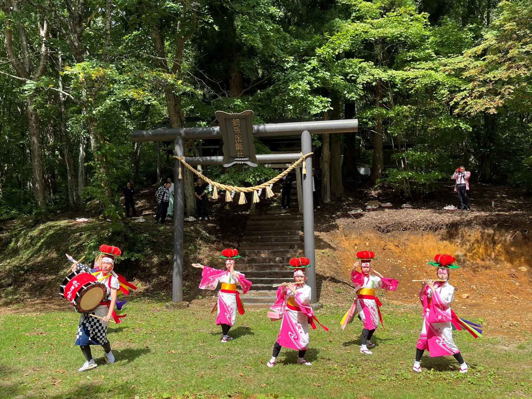 さんさ踊りの演舞