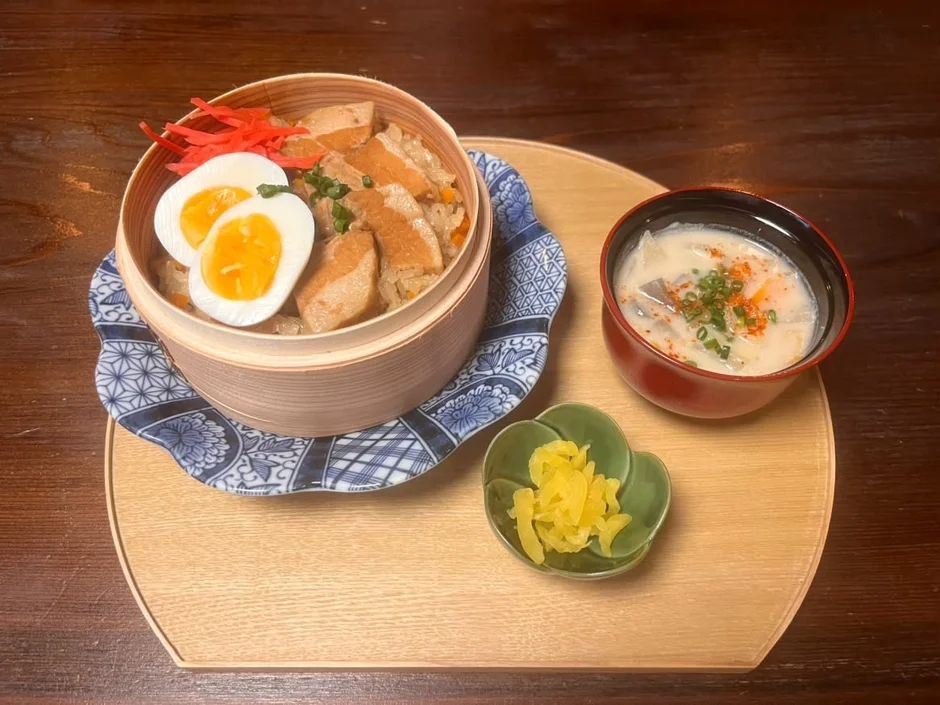 おこわと粕汁のセット