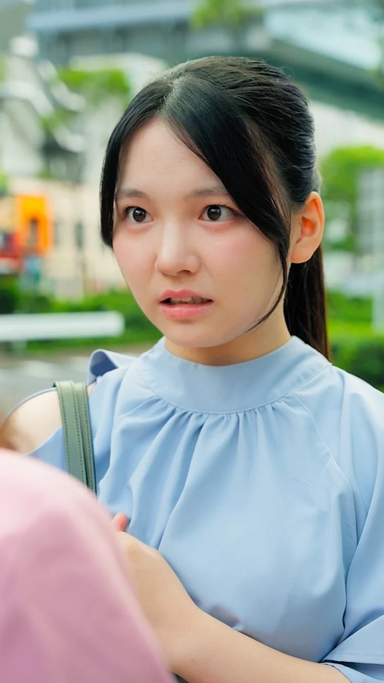 女性の驚いた表情
